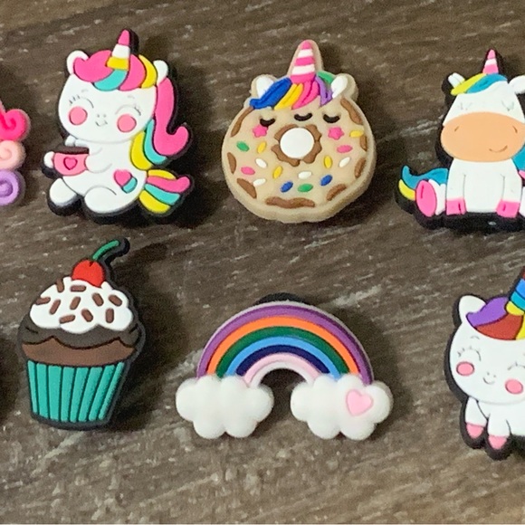 Unicorn π¦ & Cupcakes π§ Kids Croc Charms 8pc set - Picture 3 of 6